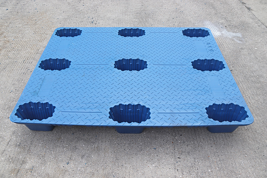 摔不壞，砸不爛-吹塑九腳托盤(pán)為何獨(dú)樹(shù)一幟